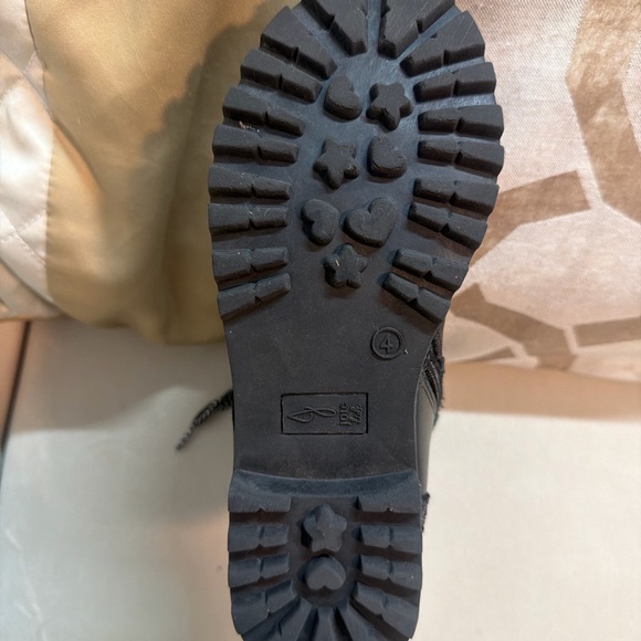 Joie Kids - Black Ankle Boots - Size 4 Stylish Black Lace-Up - Picture 6 of 6